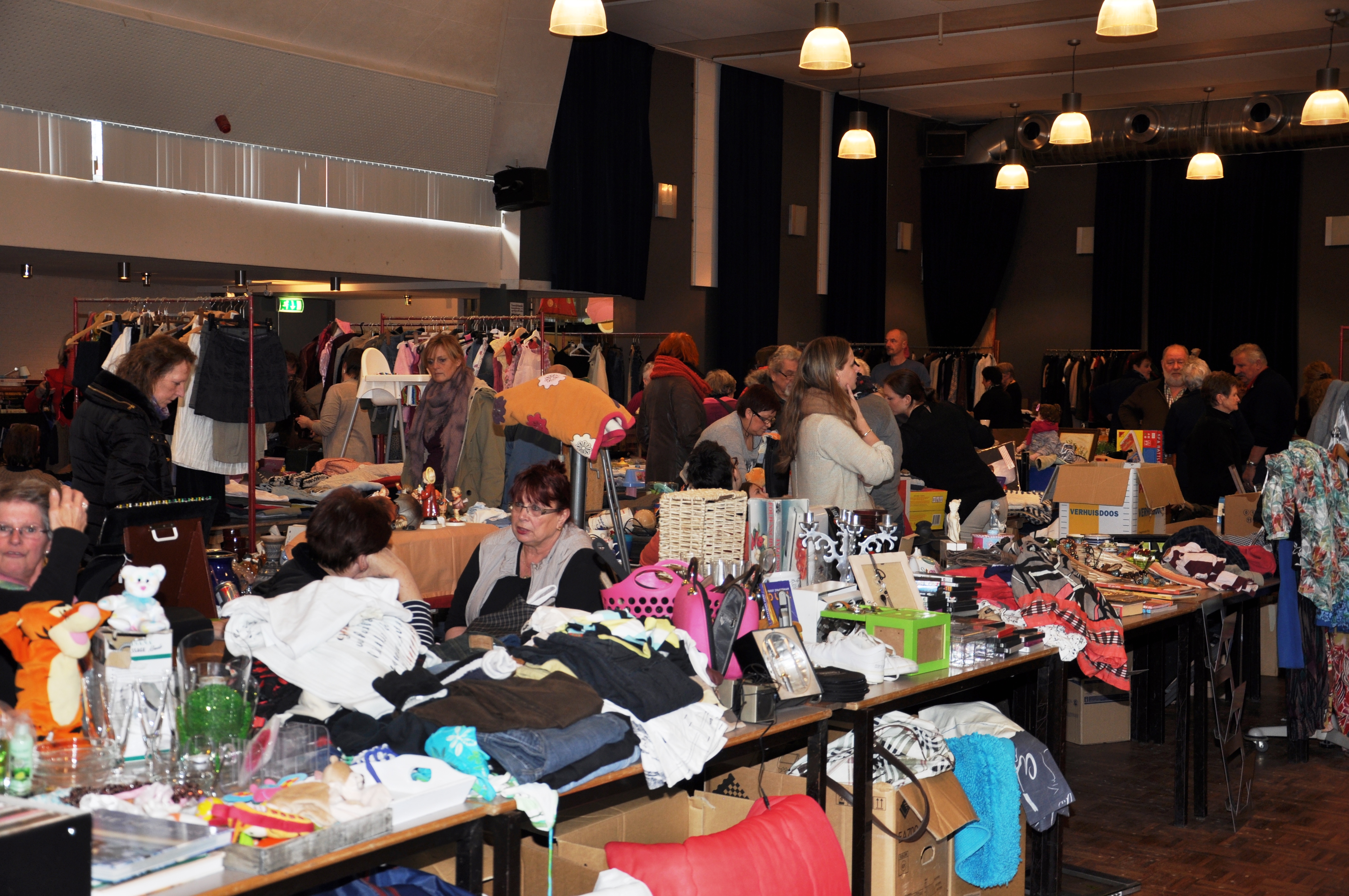 Rommelmarkt en tweedehands kleding