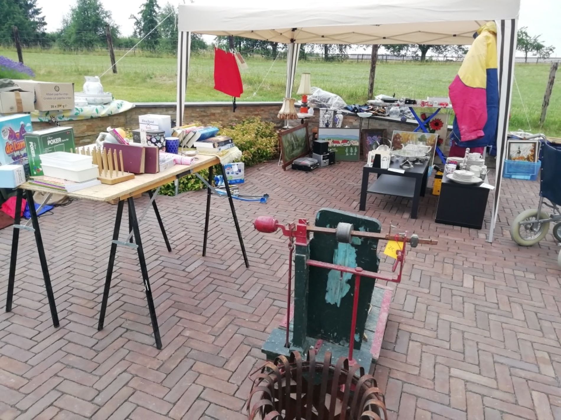 Garagesale Cadier en Keer